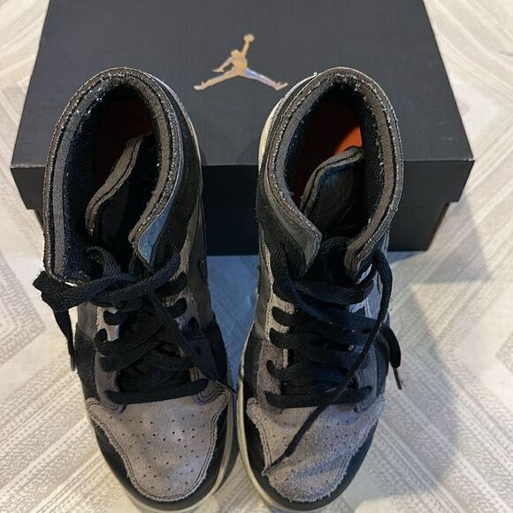 Nike Air Jordan 1 Mid SE Craft Boys Black & Grey High Top Sneakers - Size 6 - Picture 8 of 9